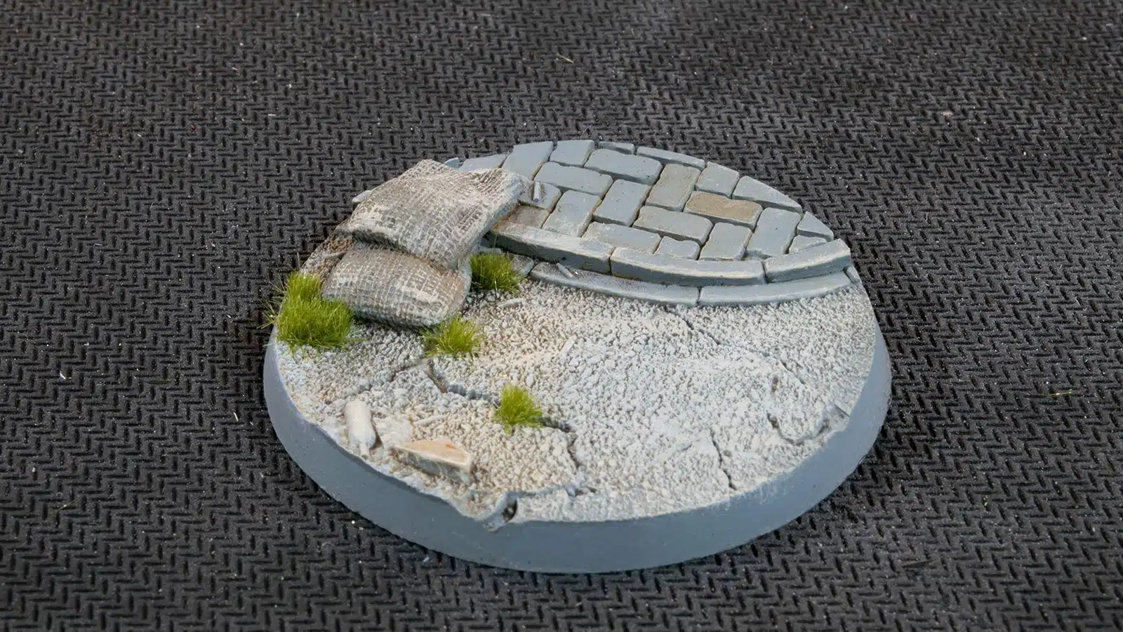 Gamer Grass: Urban Warfare Bases, Round 50mm x 3 - Image 4